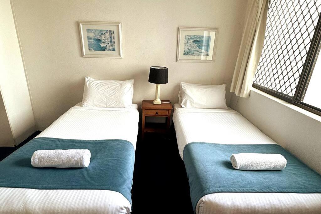 2 Bedroom Ocean View - Alexandria Apartments -Alexandra Headland マルーチードール エクステリア 写真