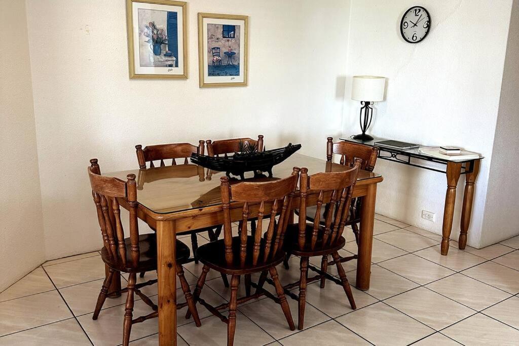 2 Bedroom Ocean View - Alexandria Apartments -Alexandra Headland マルーチードール エクステリア 写真