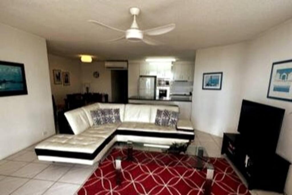 2 Bedroom Ocean View - Alexandria Apartments -Alexandra Headland マルーチードール エクステリア 写真