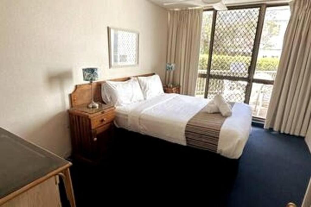 2 Bedroom Ocean View - Alexandria Apartments -Alexandra Headland マルーチードール エクステリア 写真