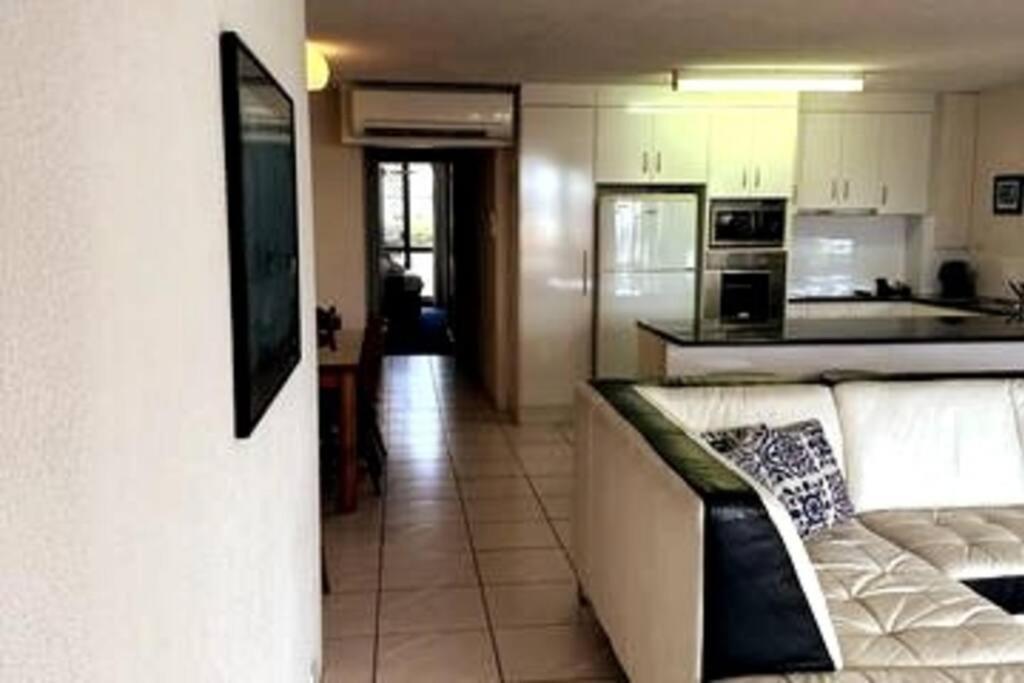 2 Bedroom Ocean View - Alexandria Apartments -Alexandra Headland マルーチードール エクステリア 写真